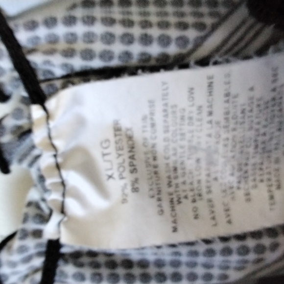 Ladies black and white top - Picture 2 of 5